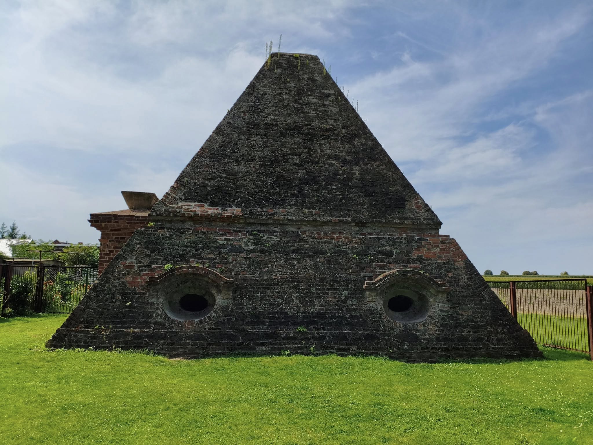 piramida.jpg